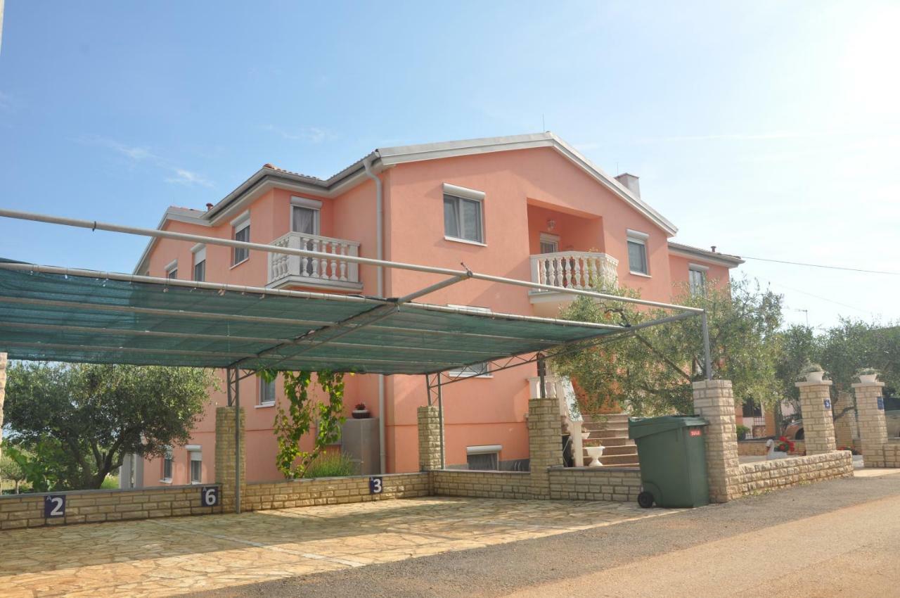 Apartments Rosa อูมัค ภายนอก รูปภาพ